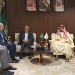 وزیر بهداشت به ریاض آمد