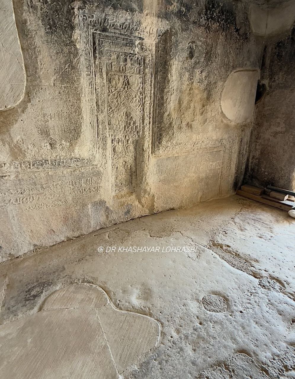 داخل آرامگاه کوروش چگونه است؟ 1 داخل آرامگاه کوروش چگونه است؟