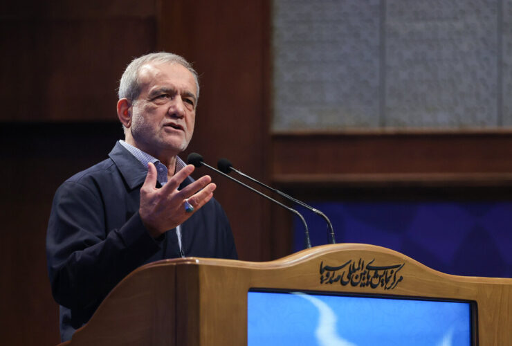 پرستاران در صیانت از سلامت جامعه پیشتاز هستند/در تلاش برای بهبود وضعیت پرستاران هستیم