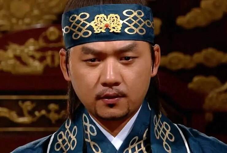 54 سالگی، 19 سال پس از سریال جومونگ "تسو" 25 54 ساله، 19 سال بعد از جومونگ