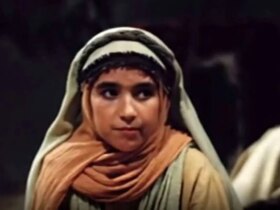 "خواهر یازارسف دینا" 33 ساله در کنار برج ایفل 8 33 ساله در کنار برج ایفل