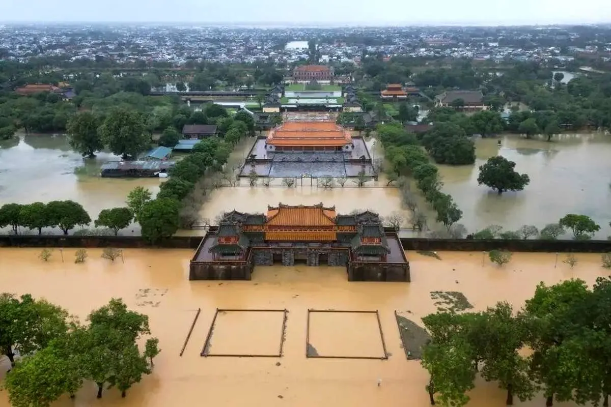 سیل مرگبار در ویتنام/ 10 نفر کشته شدند 1 سیل مرگبار در ویتنام/ 10 نفر کشته شدند