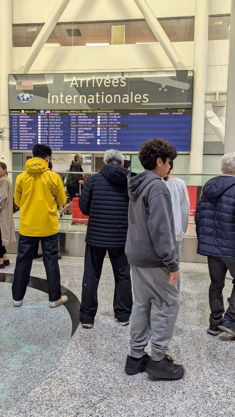 عکس جدید پژمان جمشیدی در فرودگاه کانادا 5 photo_۲۰۲۵-۱۰-۳۱_۰۵-۰۲-۰۰