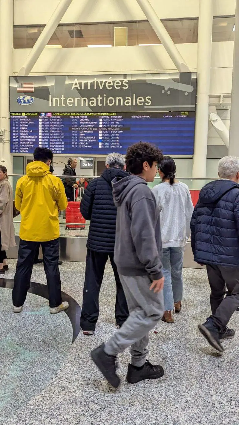 عکس جدید پژمان جمشیدی در فرودگاه کانادا 6 photo_۲۰۲۵-۱۰-۳۱_۰۵-۰۲-۰۴