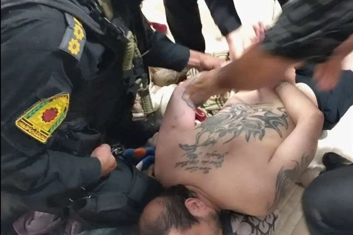 اراذل و اوباش پارک ارم دستگیر شدند. نکته پایانی در فرار جمعیت که شروع به درگیری خونین کرد 1 اراذل و اوباش پارک ارم دستگیر شدند. نکته پایانی در فرار جمعیت که شروع به درگیری خونین کرد