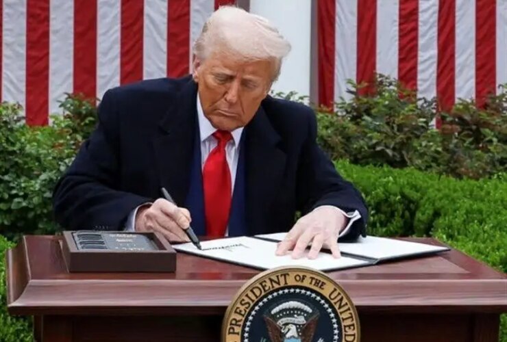 6000 دلار ترامپ برای پرداخت هزینه های آمریکایی از تعرفه ها