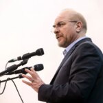 GHALIBAF: شرایط دشوار اقتصادی غیرقابل قبول است/ یک موشک برای برخورد حیاتی ترین مرکز اسرائیل کافی است