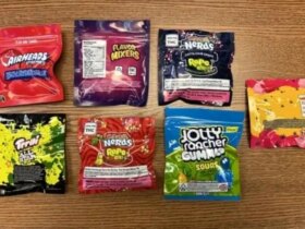 آب نبات های خطرناک در آمریکا/ تنقلاتی که کودکان را «معتاد» می کند 8 آب نبات های خطرناک در آمریکا/ تنقلاتی که کودکان را «معتاد» می کند