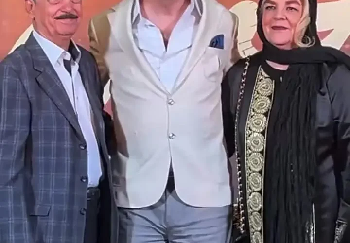 احترام کامل افتخار او به والدین ؛ بوسه بهزاد هالک را بر پیشانی والدینش بوسه 11 احترام کامل افتخار او به والدین ؛ بوسه بهزاد هالک را بر پیشانی والدینش بوسه