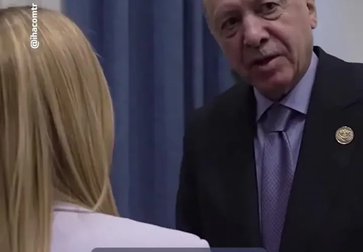 اردوغان نخست وزیر ایتالیا را سیگار کشید