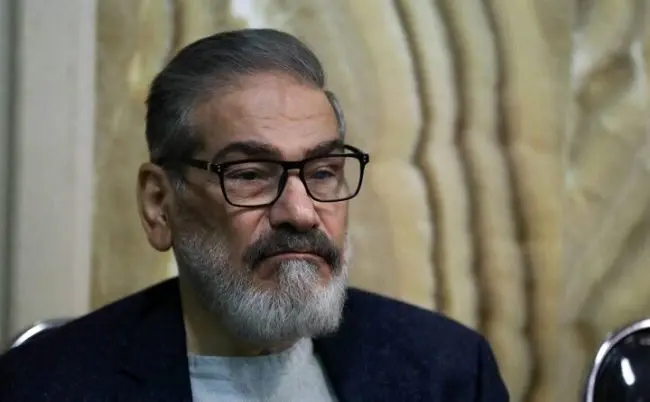 اعتراض یک دانشجو به استفاده مکرر شمخانی از اصطلاح «حرامزاده» / چه انتظاری از مردم عادی دارید؟
