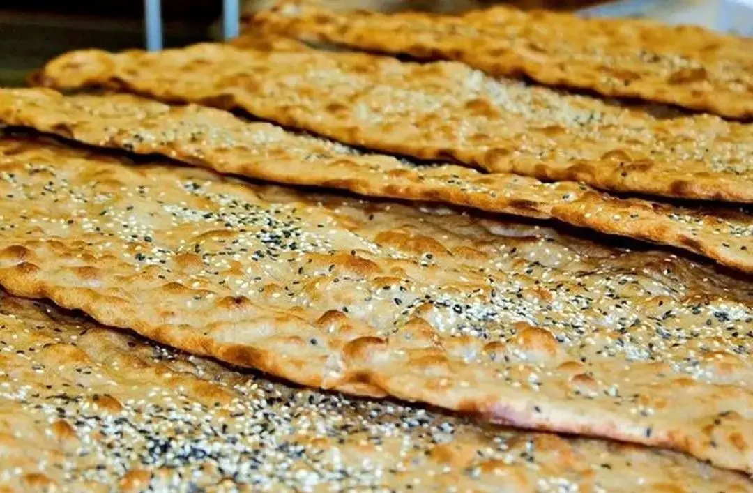 افزودن سبزی و کنجد به نان ممنوع است 1 افزودن سبزی و کنجد به نان ممنوع است