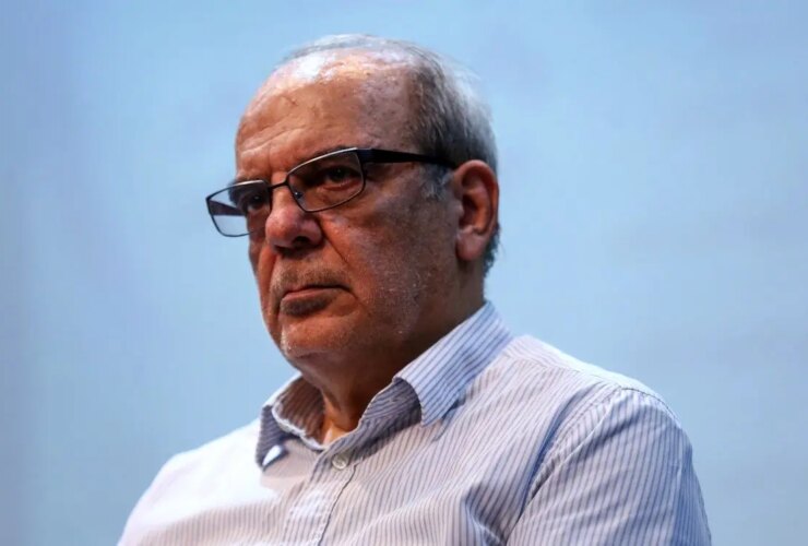 انتقاد تند عباس عبدی از نظام امتیازی و سهمیه ای/بذر این سرطان را اصولگرایان کاشتند.