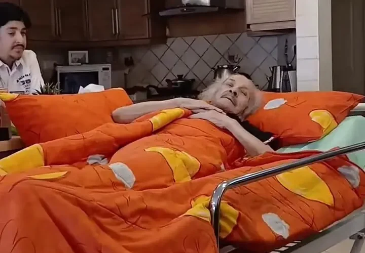 بازیگران سینما با حضور در منزل سعید پیردوست از وی عیادت کردند