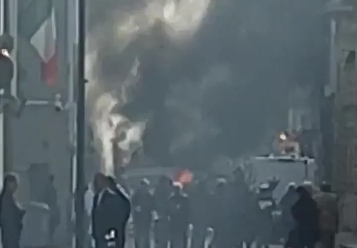 برای دیدن آتش سوزی خرید خودرو در نزدیکی دفتر نخست وزیر فرانسه 36 برای دیدن آتش سوزی خرید خودرو در نزدیکی دفتر نخست وزیر فرانسه