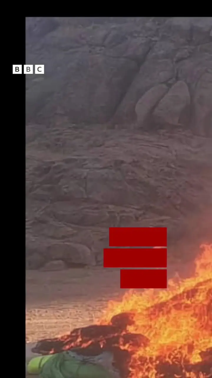 برای دیدن؛ بیش از 2 هزار کیلو موی زنان به دستور رهبر طالبان سوزانده شد 1 برای دیدن؛ بیش از 2 هزار کیلو موی زنان به دستور رهبر طالبان سوزانده شد