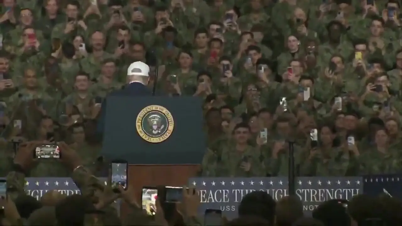 برای دیدن؛ رقص ترامپ در پایگاه دریایی یوکوسوکا 1 برای دیدن؛ رقص ترامپ در پایگاه دریایی یوکوسوکا