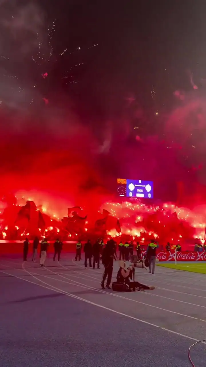 جنجالی ترین دربی جهان آتش گرفت 1 جنجالی ترین دربی جهان آتش گرفت