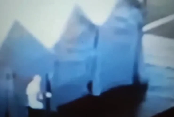 حمله مسلحانه در مقابل پارلمان صربستان/ووچیچ: این یک اقدام تروریستی بود