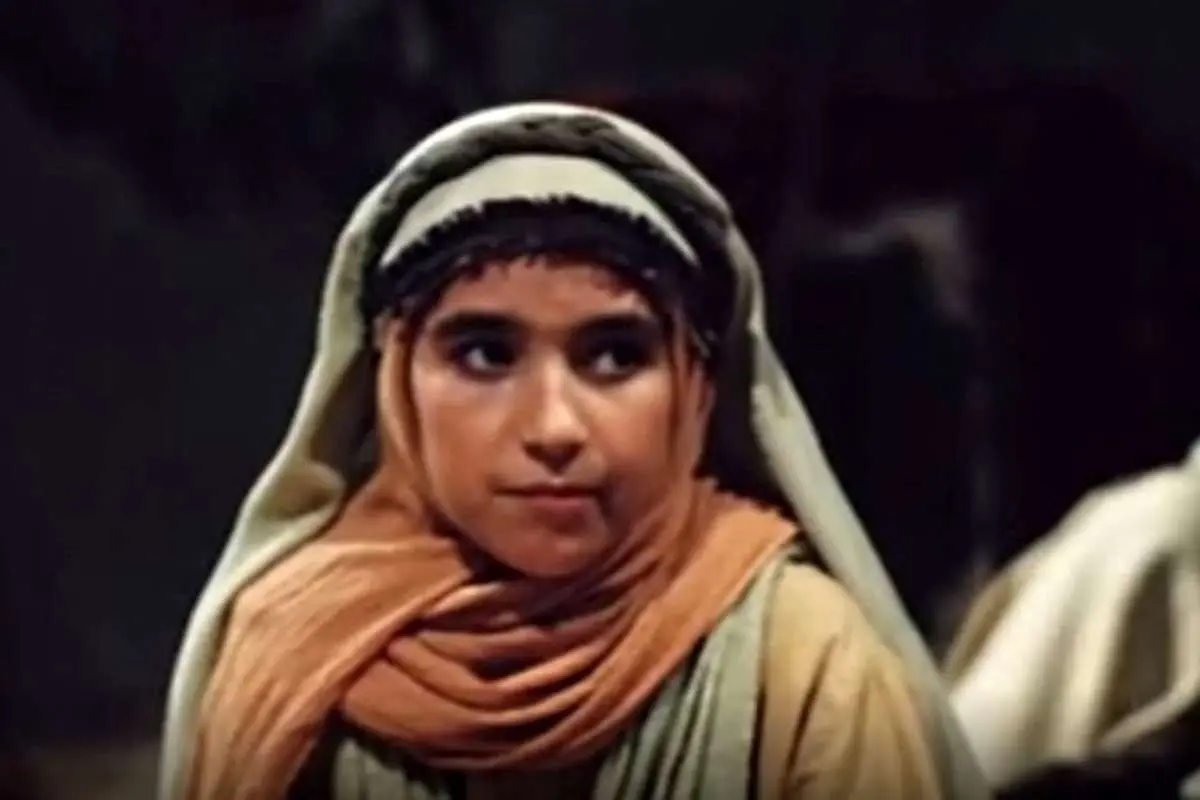     33 ساله در کنار برج ایفل 