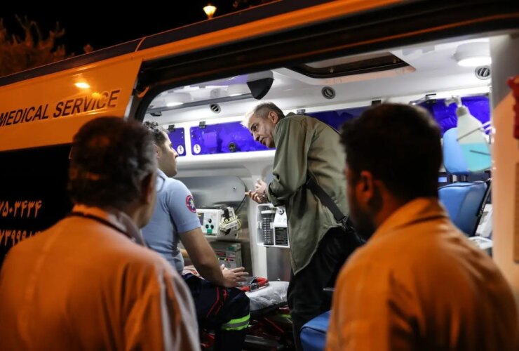 دکتر سامی جراحی کرد؟ لحظات سرنوشت ساز درمان صابر کاظمی! 28 دکتر سامی جراحی کرد؟ لحظات سرنوشت ساز درمان صابر کاظمی!