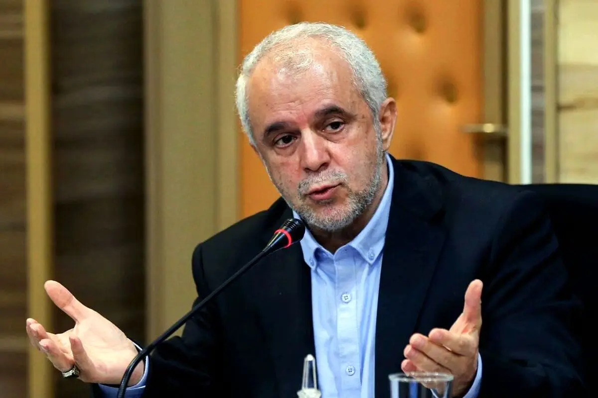 رئیس بنیاد شهید: ما هیچ خانواده شهید نداریم که در هتل قرار بگیرند