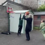 رئیس جمهور ایرلند یک میلیون روپیه پرداخت کرد.