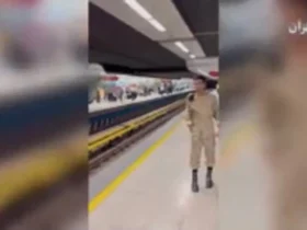 صدای این سرباز در مترو همه را شوکه کرد