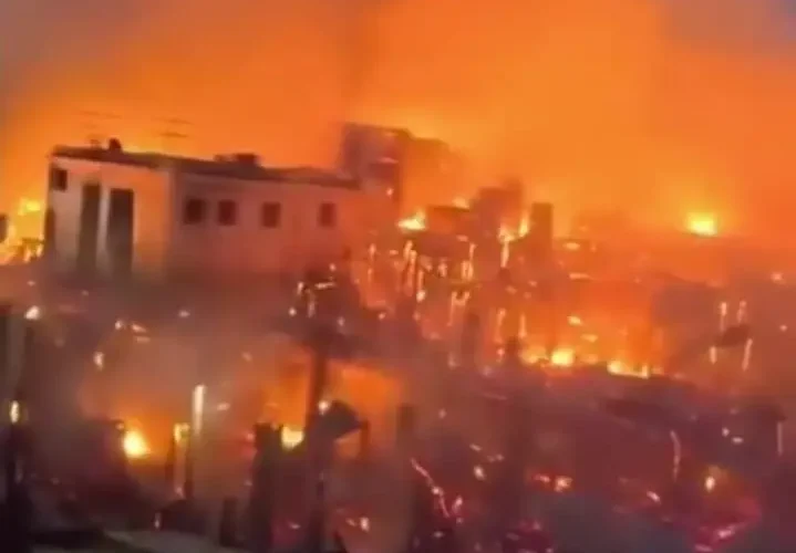 صدها آتش سوزی بی خانمان در فیلیپین صدها بی خانمان را ساختند 20 صدها آتش سوزی بی خانمان در فیلیپین صدها بی خانمان را ساختند