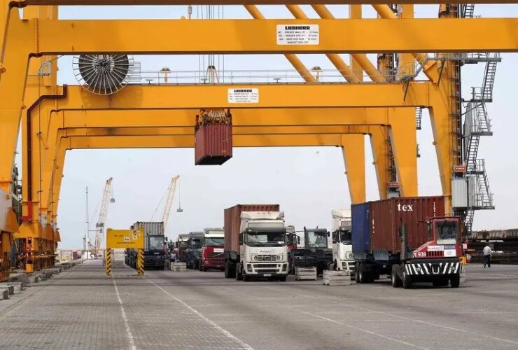 عجیب ترین اجناس وارداتی به ایران; از شلنگ و آب پنیر تا پشم!