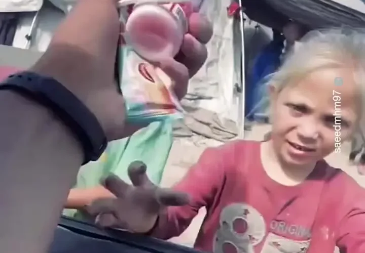 لبخندهای کودکان در غزه پس از دو سال جنگ و تخریب 13 لبخندهای کودکان در غزه پس از دو سال جنگ و تخریب