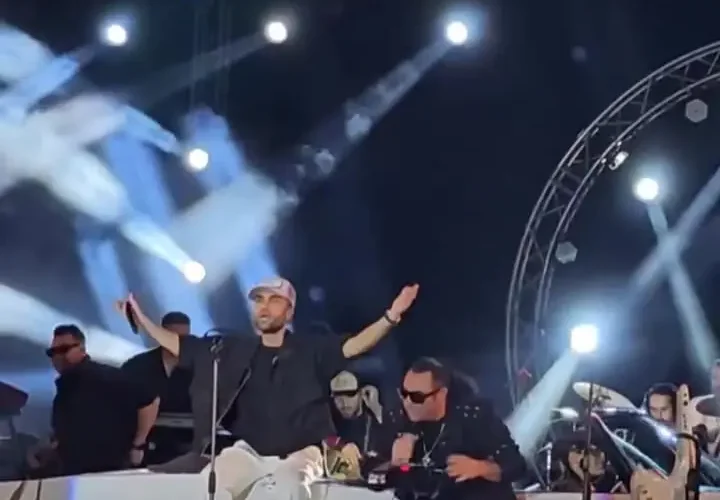 لحظه ای که "Sun Band" با یک وسیله نقلیه ویژه به برج Milad Air Milad رسید تا یک کنسرت برگزار کند! 31 لحظه ای که "Sun Band" با یک وسیله نقلیه ویژه به برج Milad Air Milad رسید تا یک کنسرت برگزار کند!