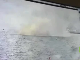 لحظه سقوط یک هواپیمای جنگی آمریکایی در دریای چین جنوبی 9 لحظه سقوط یک هواپیمای جنگی آمریکایی در دریای چین جنوبی