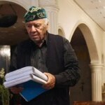 مظاهر مصفا: شاعری که استاد دانشگاه تهران است