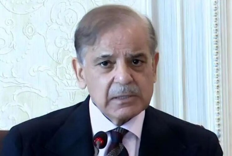 نخست وزیر پاکستان: توپ در زمین طالبان است