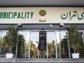 هیچ مدیری در شهرداری عزل نمی شود، از وظیفه ای به وظیفه دیگر منتقل می شوند. 8 هیچ مدیری در شهرداری عزل نمی شود، از وظیفه ای به وظیفه دیگر منتقل می شوند.
