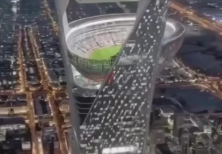 ورزشگاه معلق در ارتفاع 350 متری؛ اولین تصاویر از پروژه باشکوه نئوم! 9 ورزشگاه معلق در ارتفاع 350 متری؛ اولین تصاویر از پروژه باشکوه نئوم!