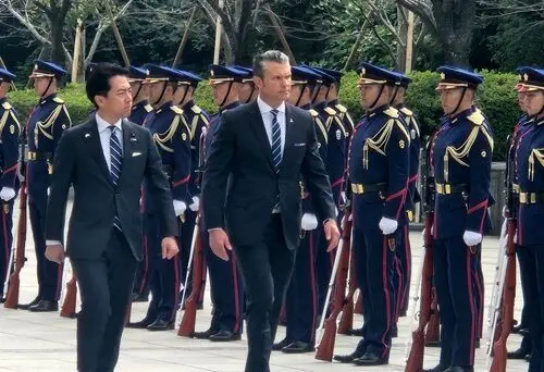 وزرای دفاع آمریکا و ژاپن: وضعیت منطقه تهدیدآمیز است 1 وزرای دفاع آمریکا و ژاپن: وضعیت منطقه تهدیدآمیز است