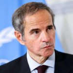 گروسی: من دائماً با عراقچی در تماس هستم