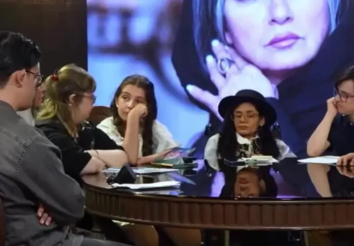 گفتگوی خنده دار با رویا جاودنیا 12 گفتگوی خنده دار با رویا جاودنیا