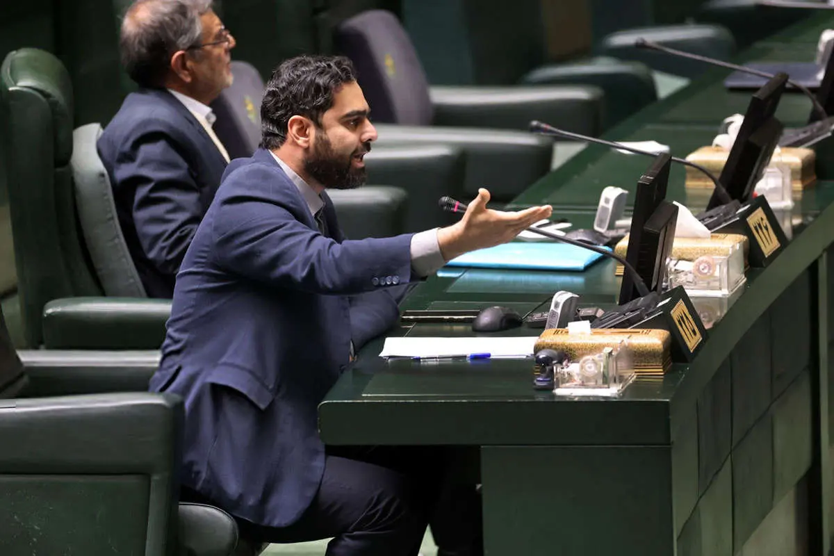 ثابتی: می گویند فلانی تانکر نفت خریده، ما نباید با او کار کنیم!/ فلانی اشتباه کرد! 1 ثابتی: می گویند فلانی تانکر نفت خریده، ما نباید با او کار کنیم!/ فلانی اشتباه کرد!