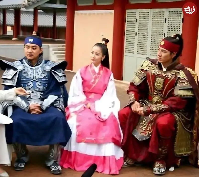 «جومونگ، سوسانو و تسو» پشت صحنه سریال جومونگ گوش داد 4 476342364_472574155907865_2219352520547982810_n