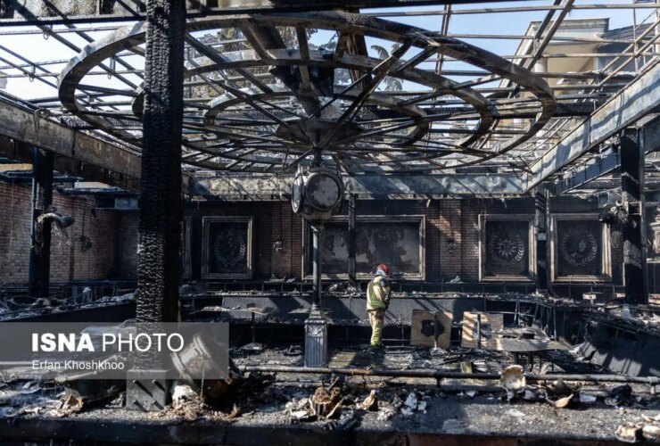 تصاویر; یک رستوران در شهرک غربی بر اثر آتش سوزی آسیب دید