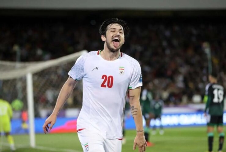 تصویر تمسخر کنعانیان سردار آزمون با دیدن اتوبوس!