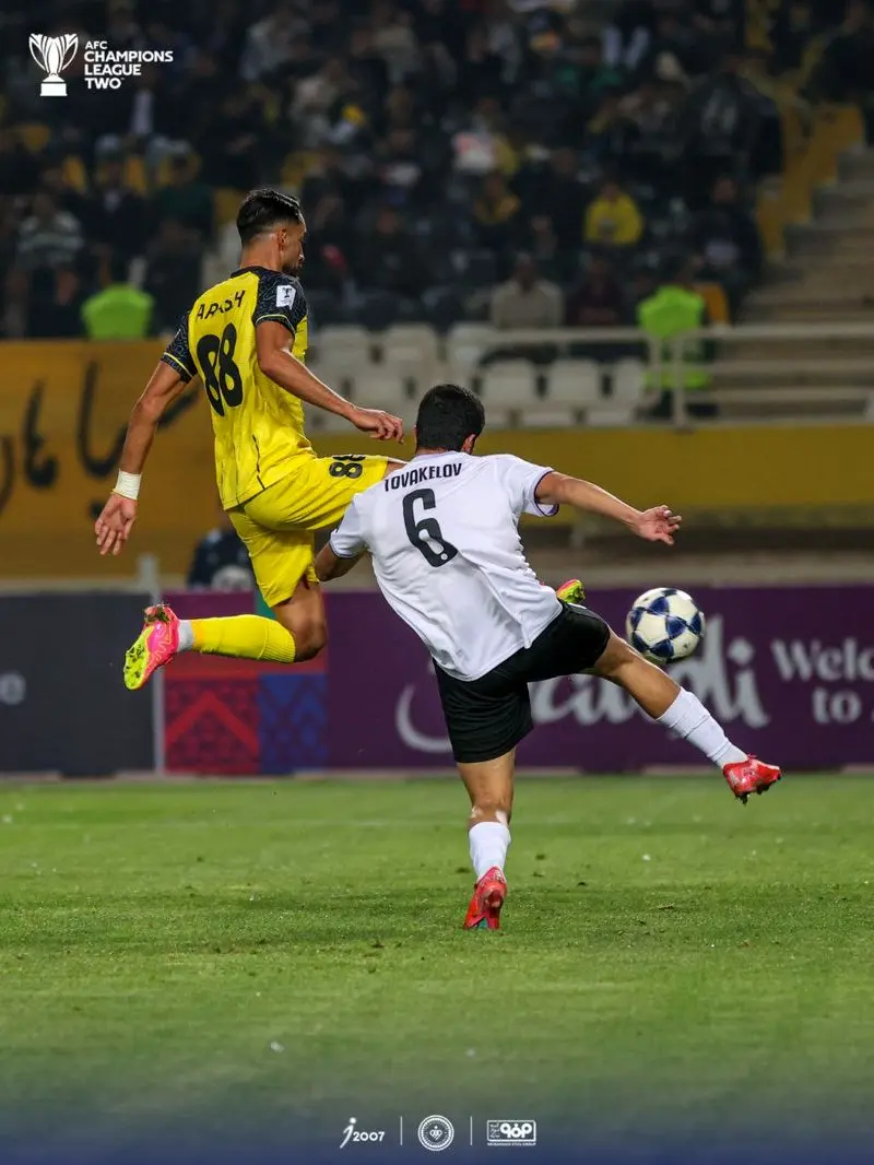 سپاهان مقابل آخال به تساوی 2-2 رسید. 90+6. فرار با یک سوپر گل در دقیقه 4 photo_2025-11-04_21-50-04