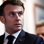 مکرون: دو زندانی فرانسوی در ایران آزاد شدند