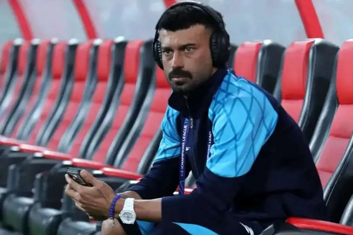 جایی که رامین رضاییان به استفاده از هدفون عادت کرده است: نیمکت!