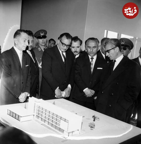 بازدید محمدرضا پهلوی از دبیرستان البرز; سال 1353 5 11505151401151550