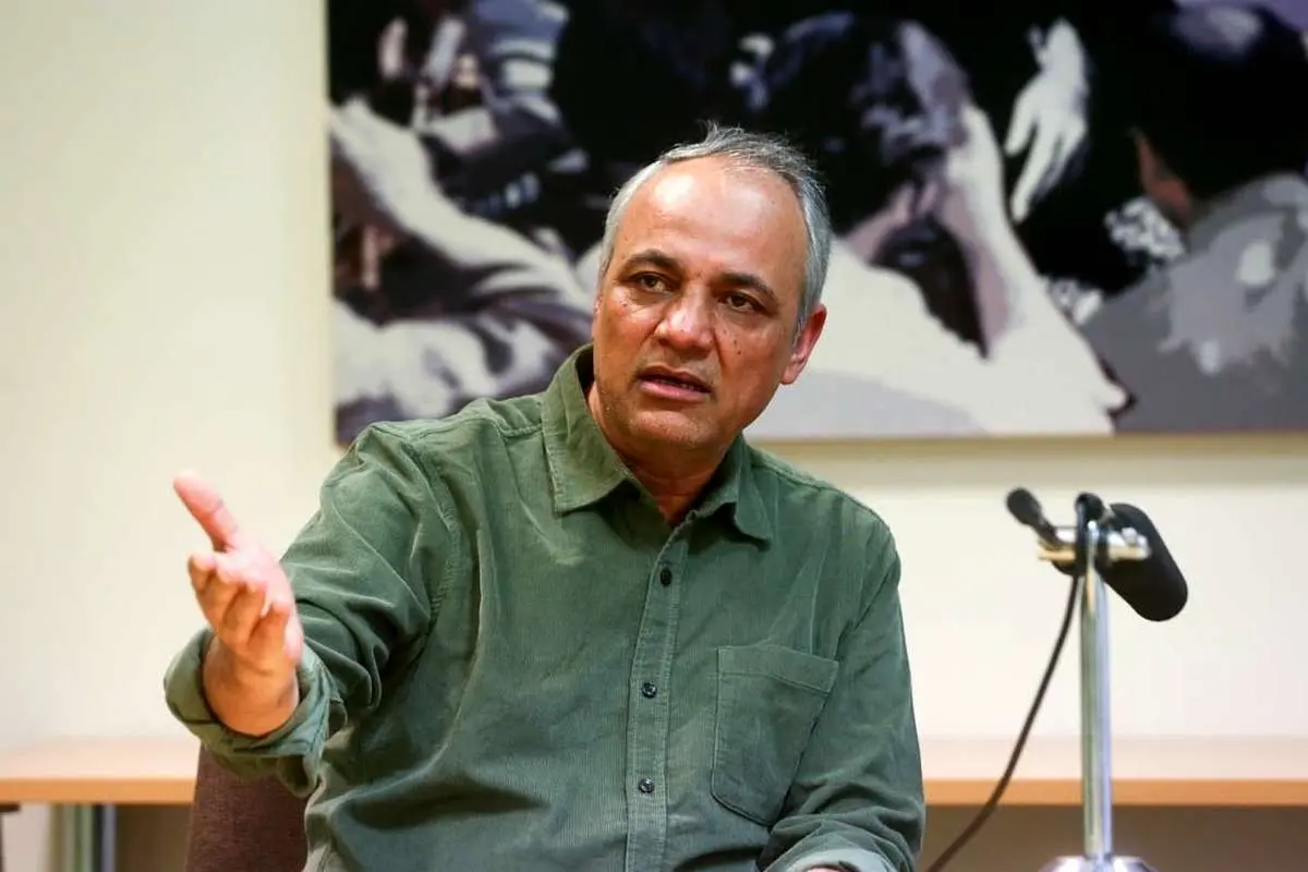 کنایه زیدآبادی به شریعتمداری: آزار مردم هم جهانی است! 1 کنایه زیدآبادی به شریعتمداری: آزار مردم هم جهانی است!