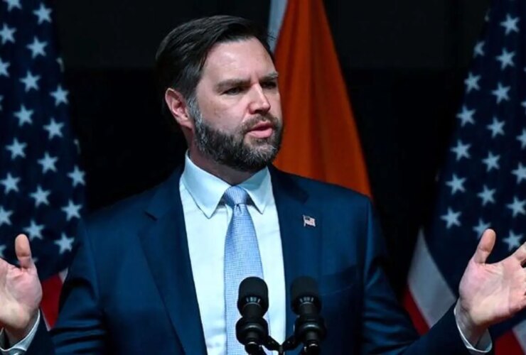 معاون رئیس جمهور ترامپ ونس از ادامه تعطیلی دولت خشمگین است: این مزخرفات را متوقف کنید 12 معاون رئیس جمهور ترامپ ونس از ادامه تعطیلی دولت خشمگین است: این مزخرفات را متوقف کنید